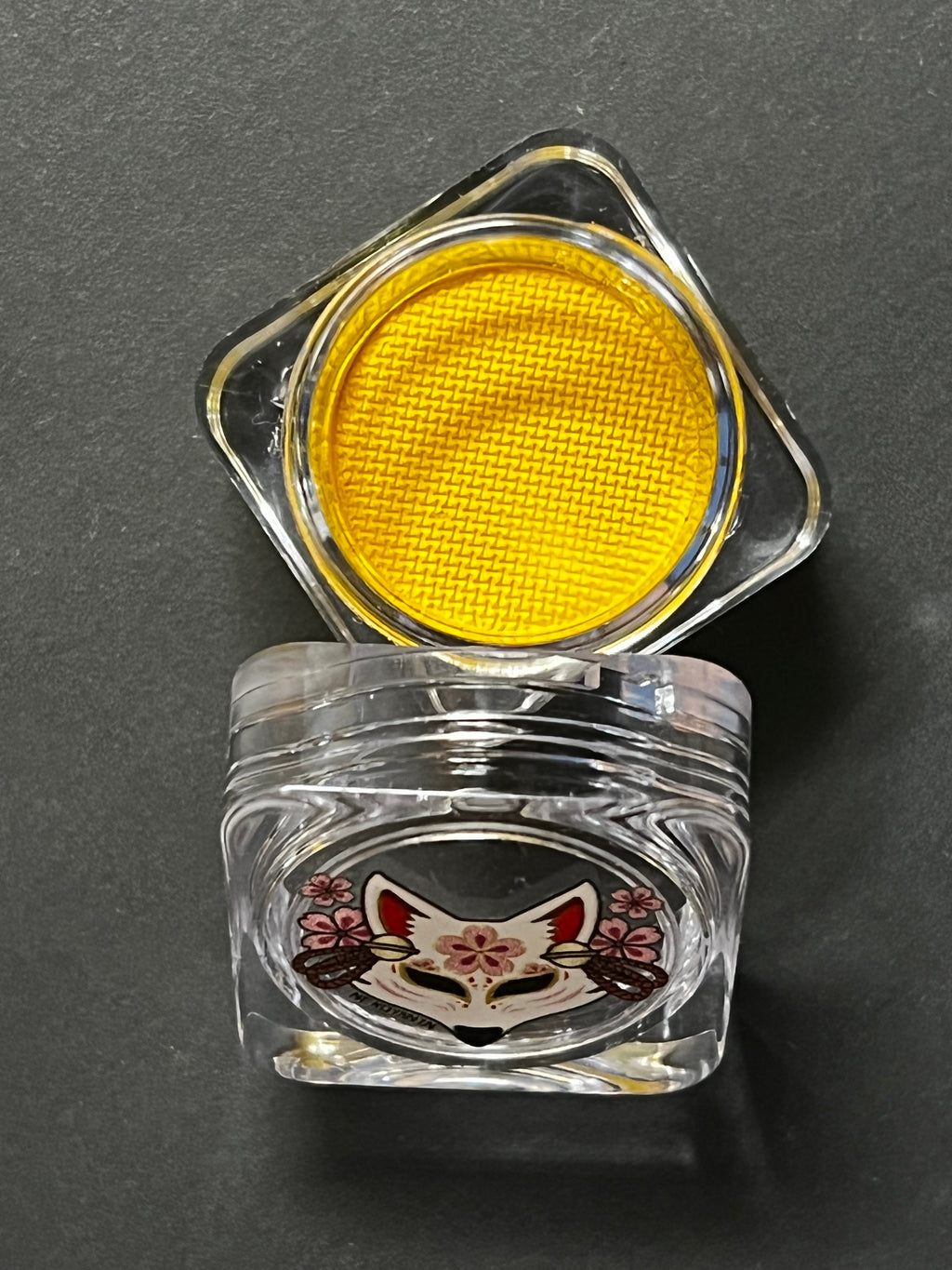 Nekoyanin Water-Activated Graphic Liner — 17 - Banana (Yellow)