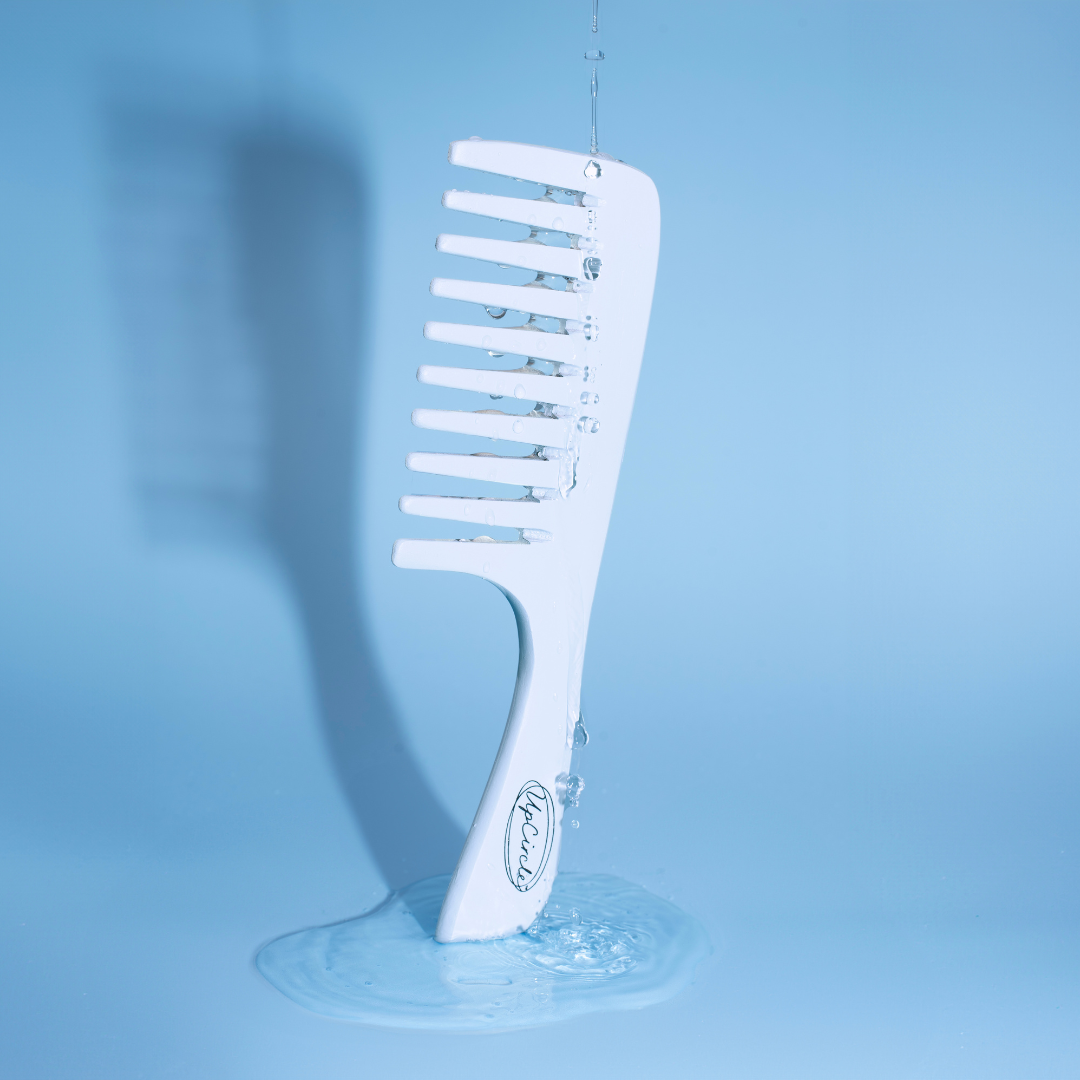 UpCircle Bamboo Wide-Tooth Comb
