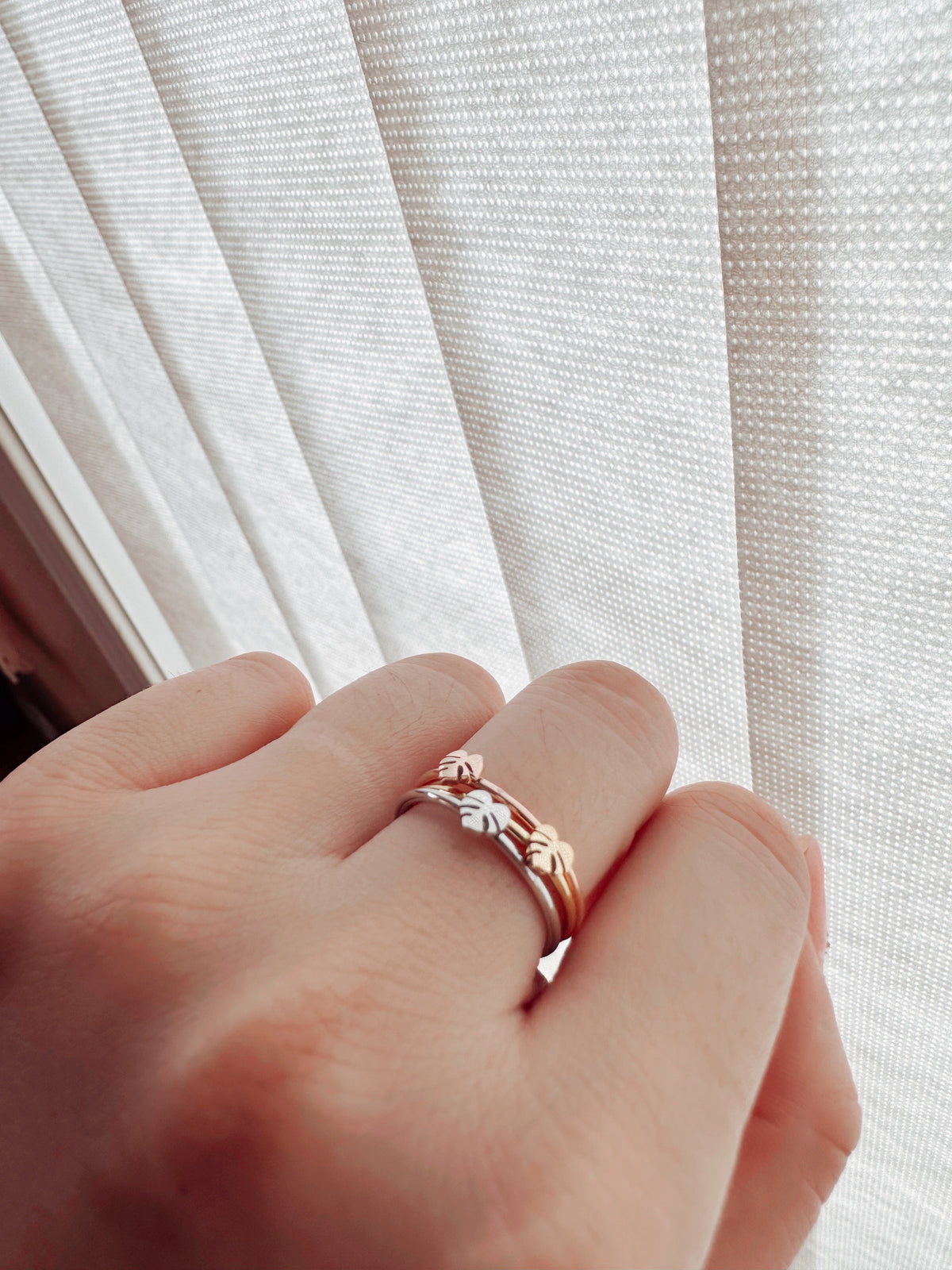 Monstera Deliciosa Dainty Minimal Plant Ring