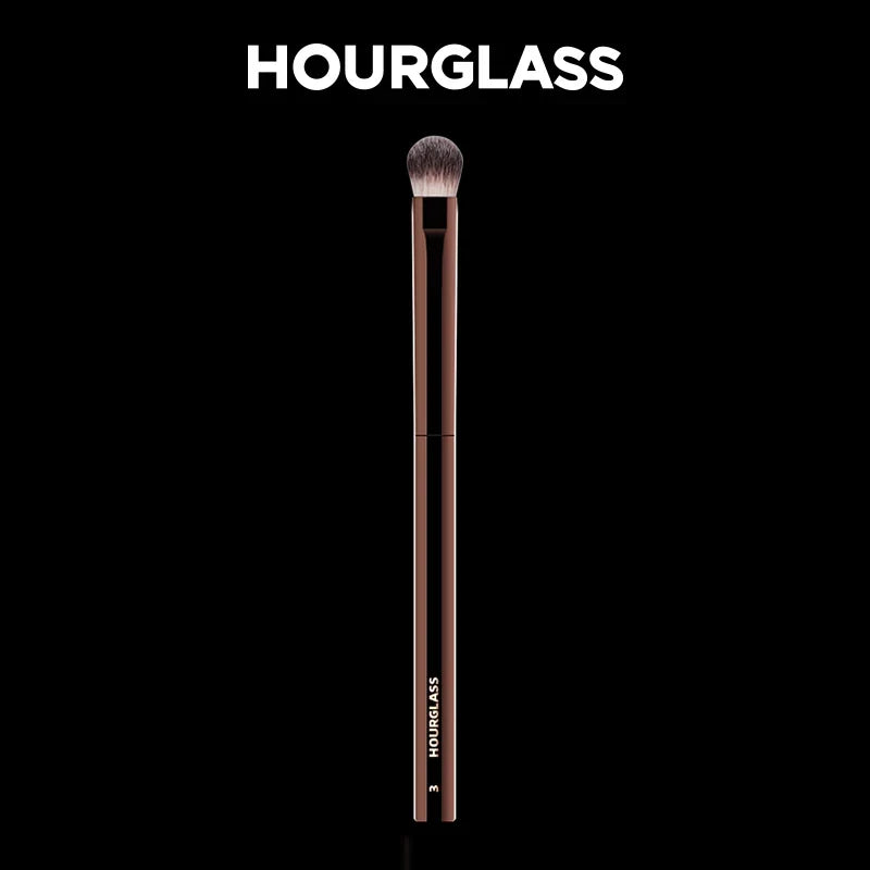 Hourglass Makeup Brush -No.3 All Over Shadow Brush Soft and Skin-friendly Fiber Hair Fashion Design Single Eye Brush