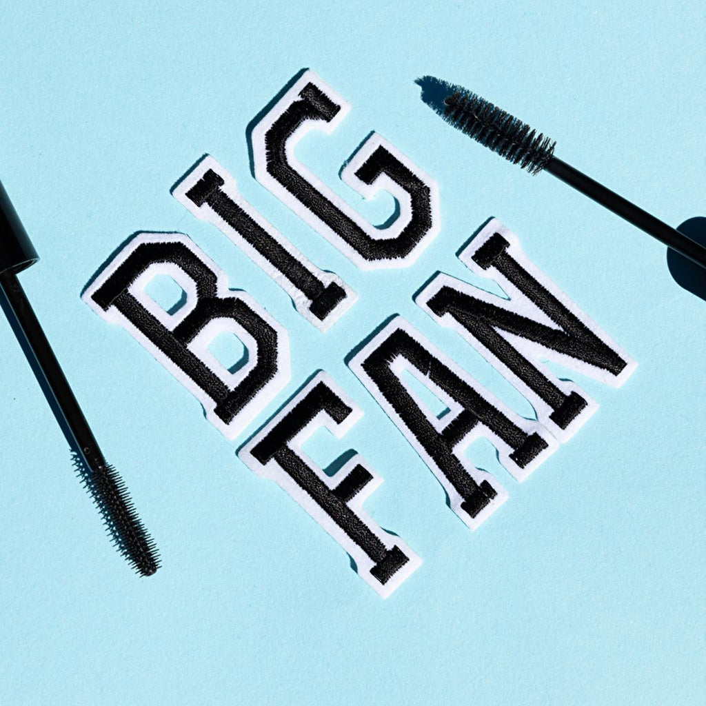 theBalm Big Fan Defining Mascara: Xtra-Lush Brush for Volumizing & Long-Lasting Eyelash Enhancement – Achieve Dramatic, Thick Lashes All Day.