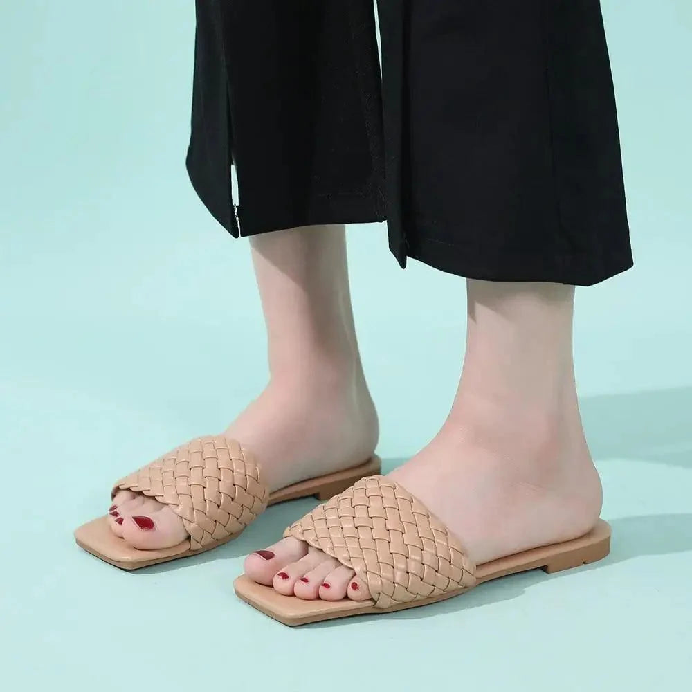 Fashion Outdoor Charming Open-Toe Women Slippers Casual Beach Flip Flops Women Comfortable Sandals