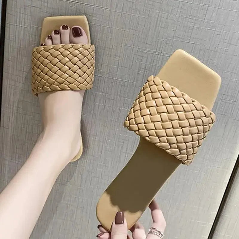 Fashion Outdoor Charming Open-Toe Women Slippers Casual Beach Flip Flops Women Comfortable Sandals