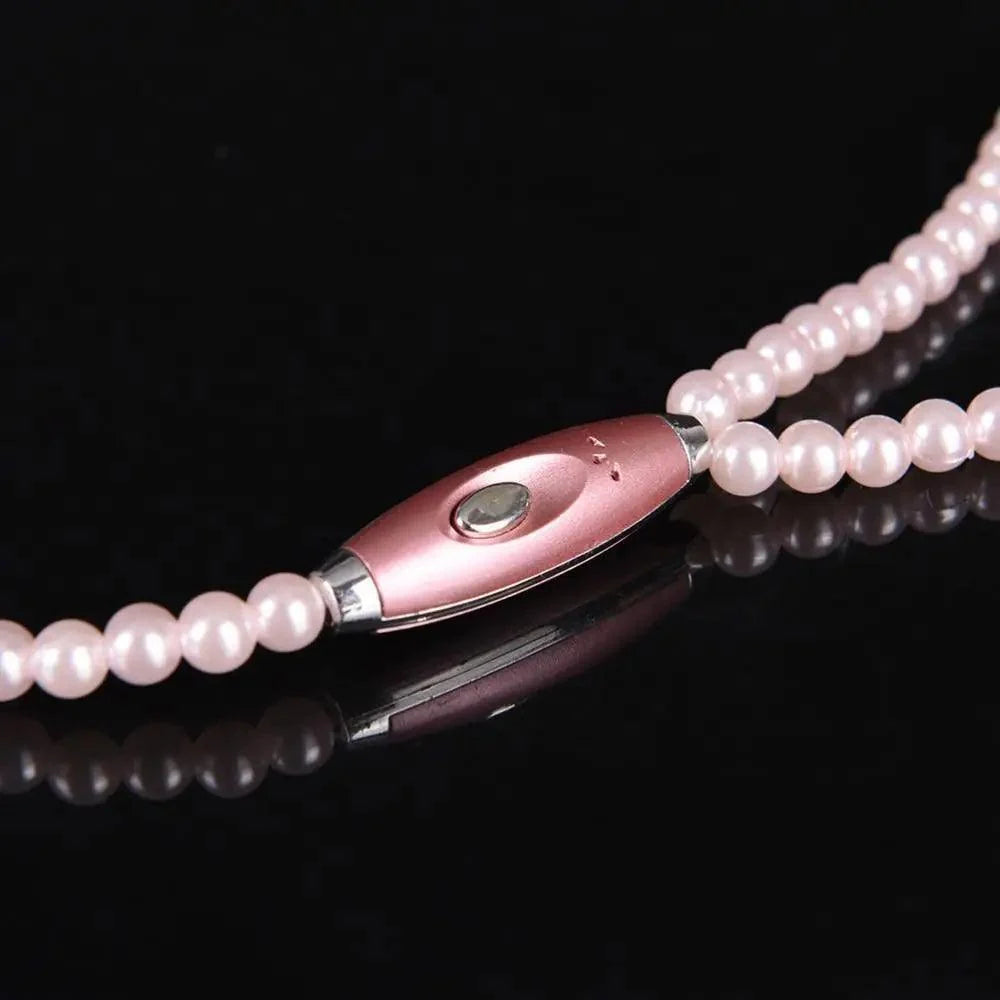 Ladies Luxury Pearl Necklace Pink Earphones With Mic Excellent Sound Quality Stereo Earphones For Everyday Use